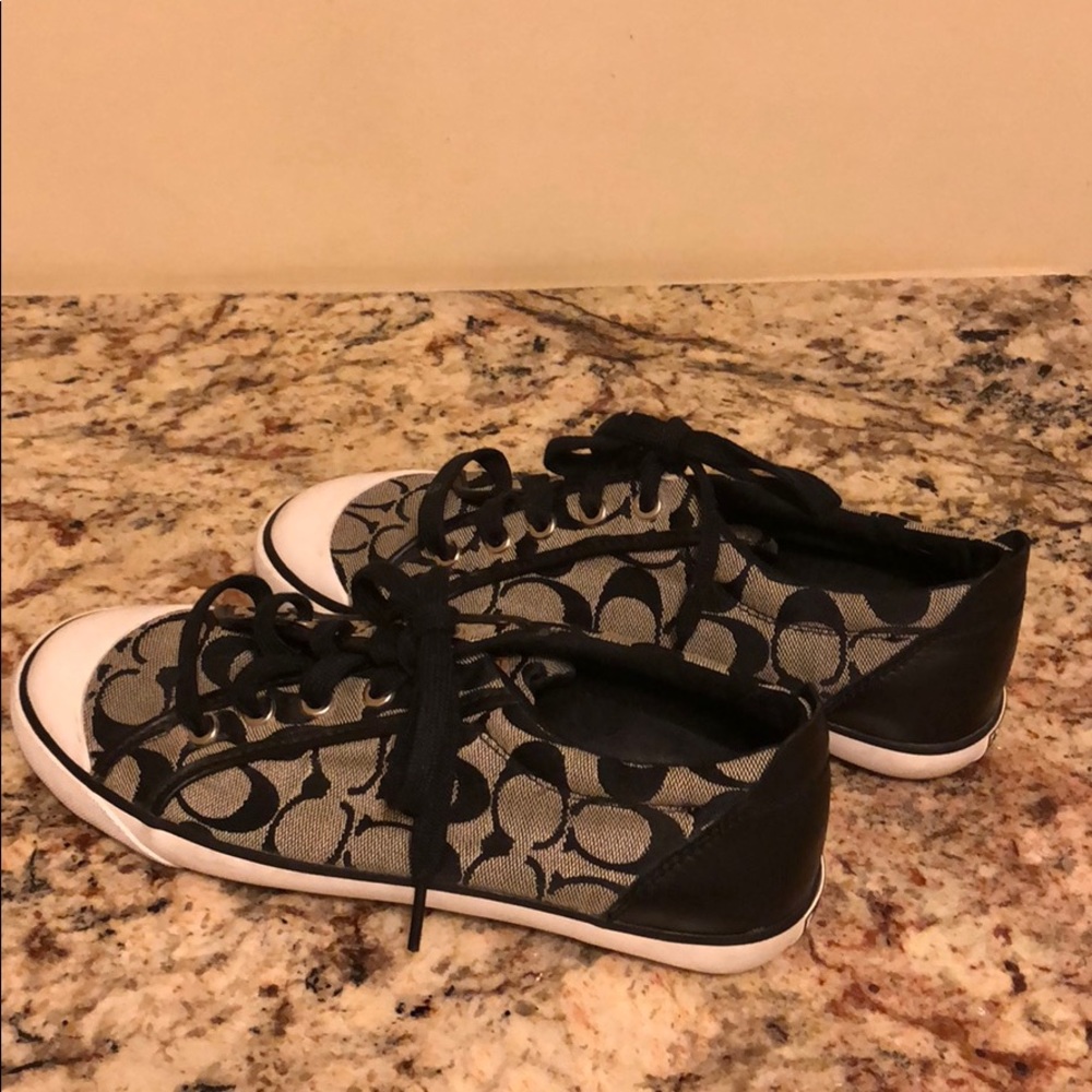 Size 8 1/2 coach shoe